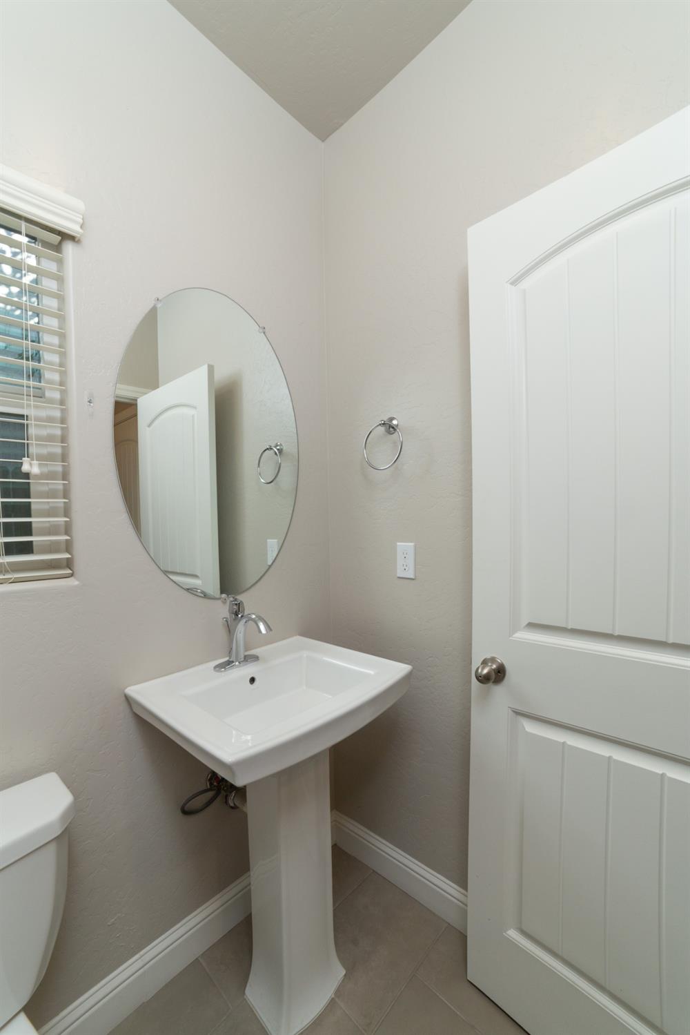 6026 E Fedora Ave, Fresno, CA 93727