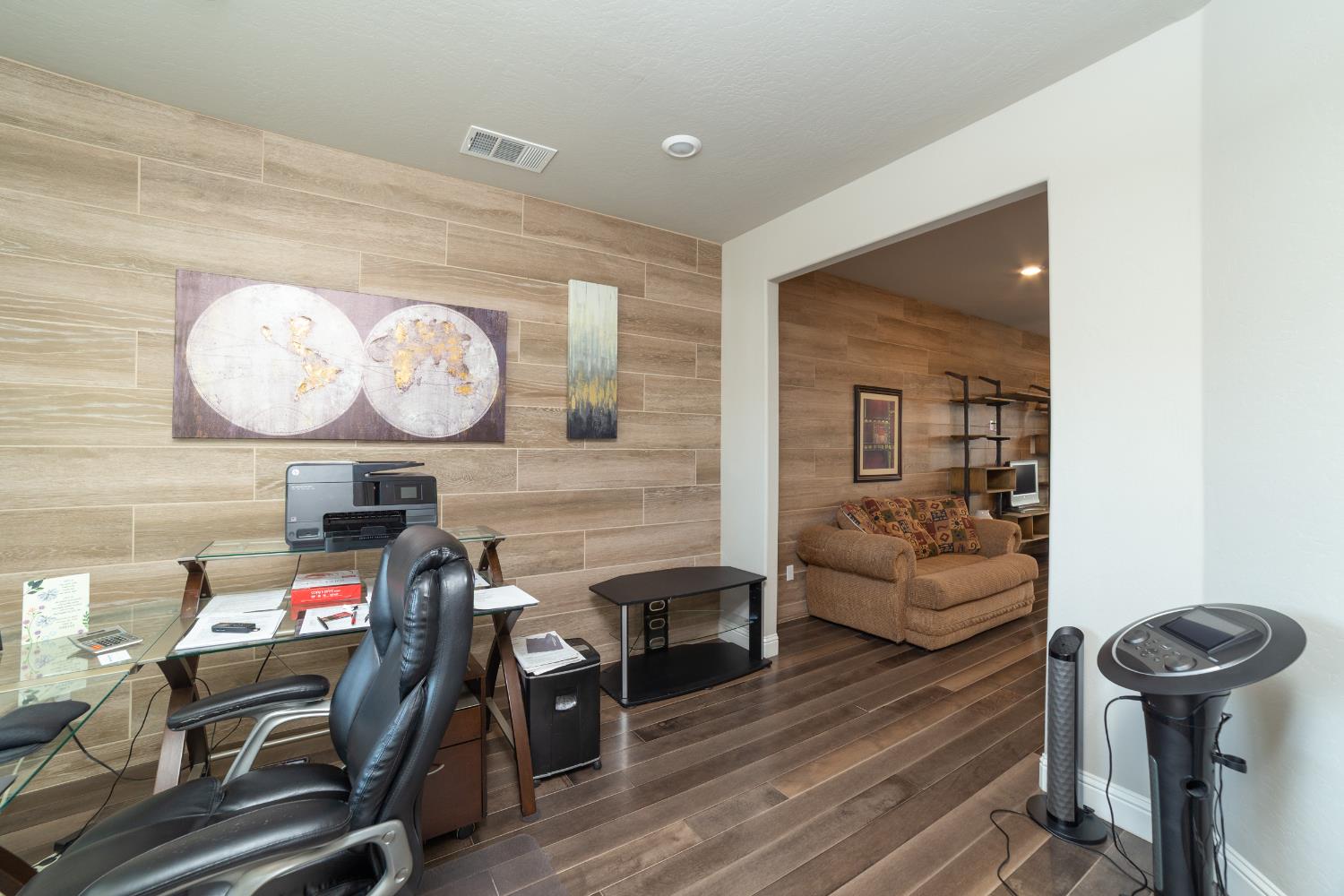 6026 E Fedora Ave, Fresno, CA 93727