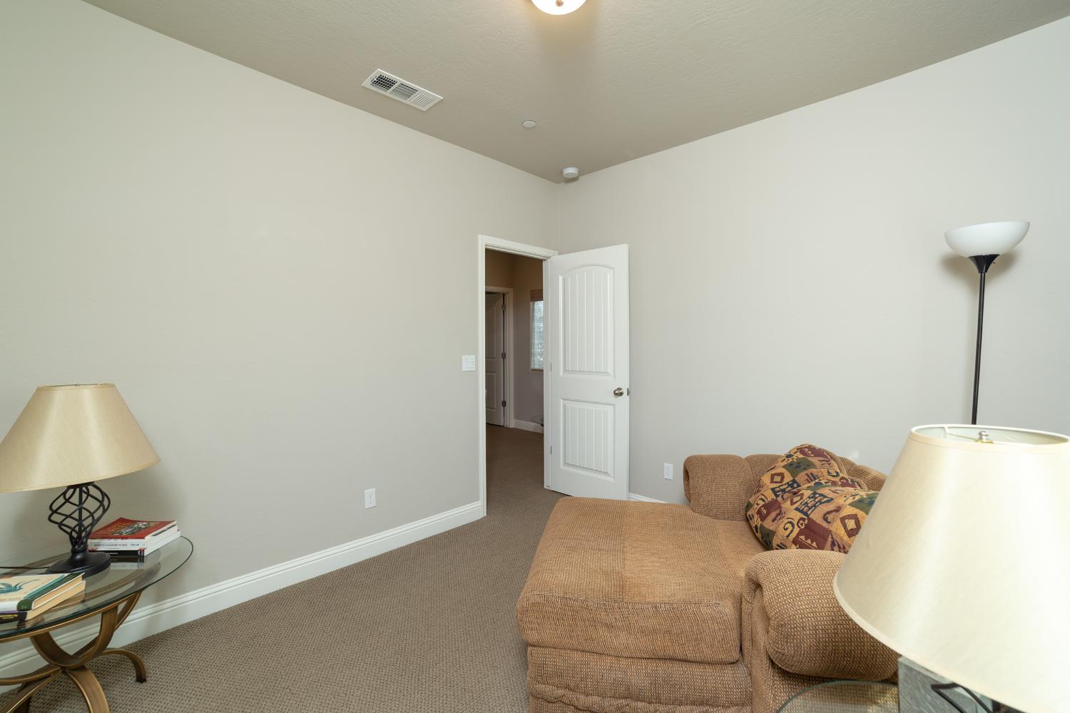 6026 E Fedora Ave, Fresno, CA 93727