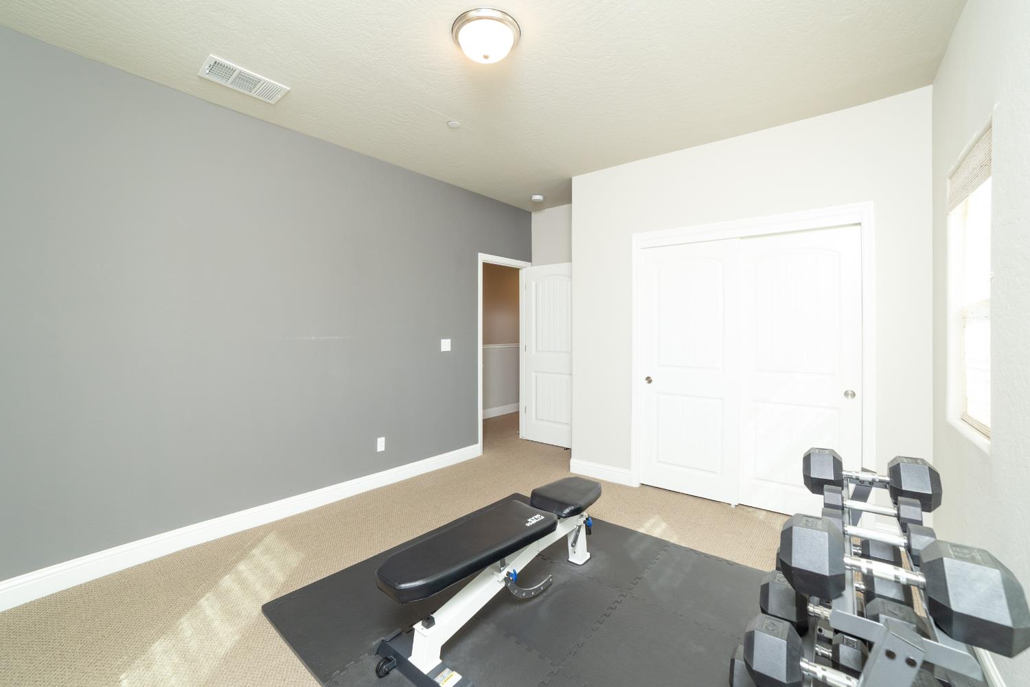 6026 E Fedora Ave, Fresno, CA 93727