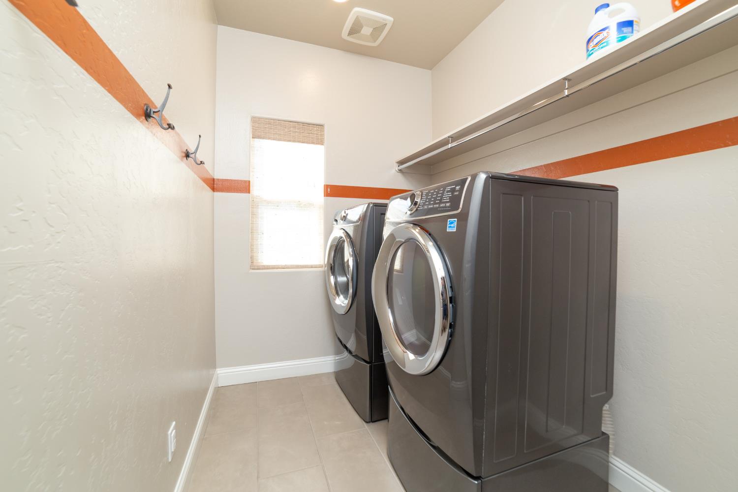 6026 E Fedora Ave, Fresno, CA 93727