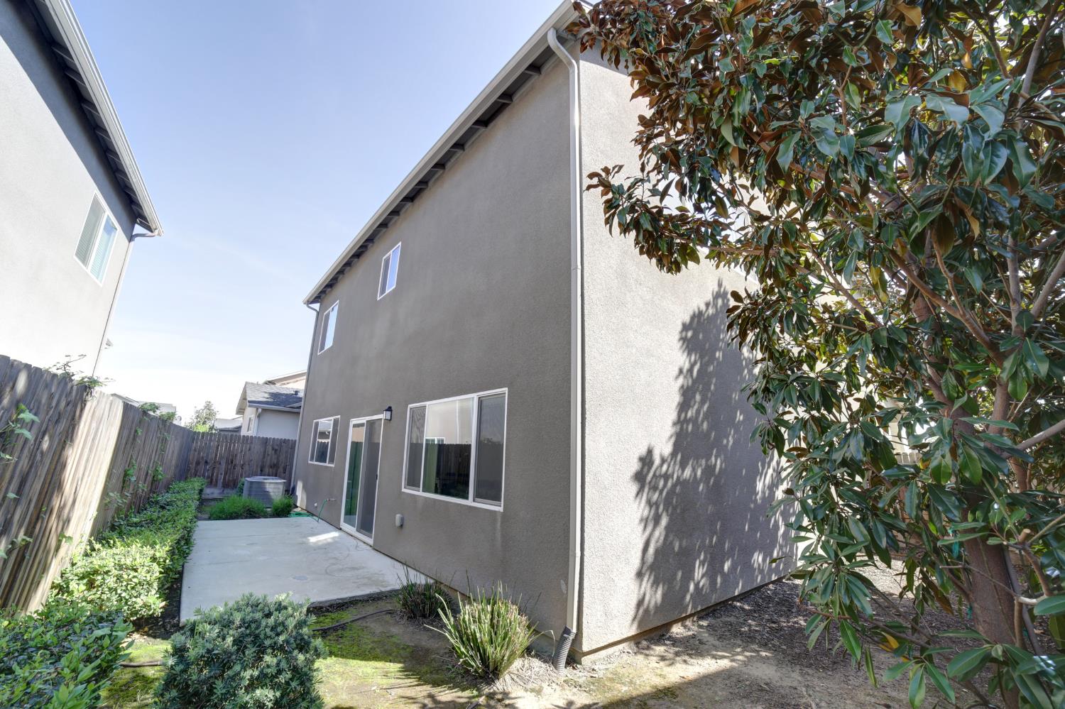 6026 E Fedora Ave, Fresno, CA 93727