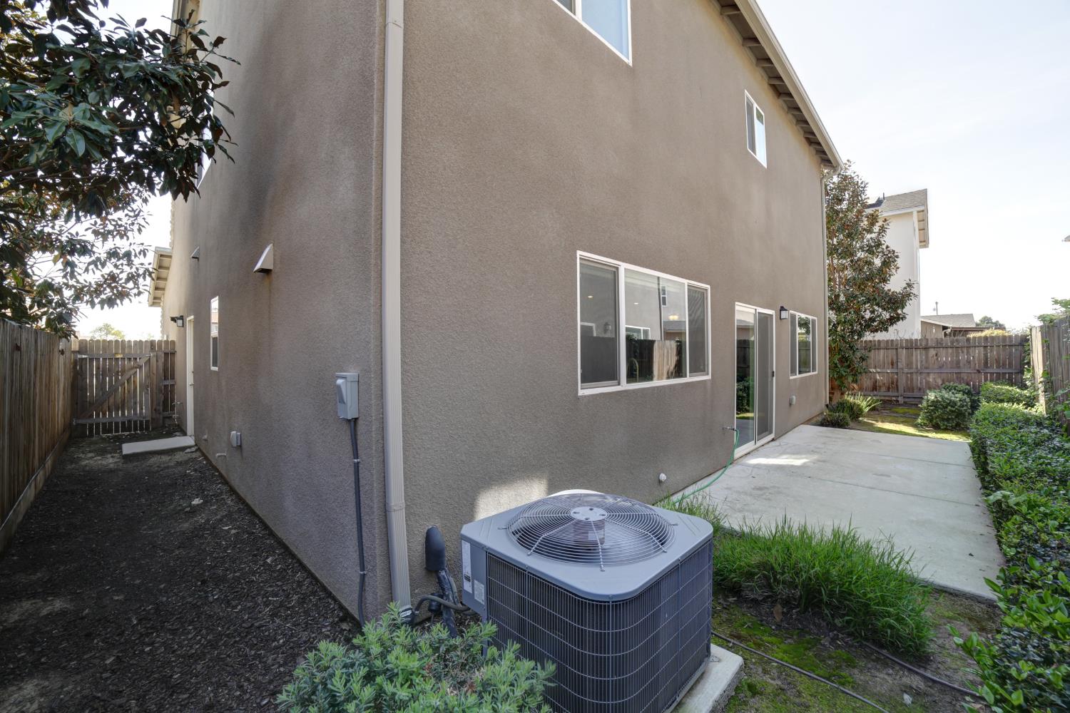 6026 E Fedora Ave, Fresno, CA 93727