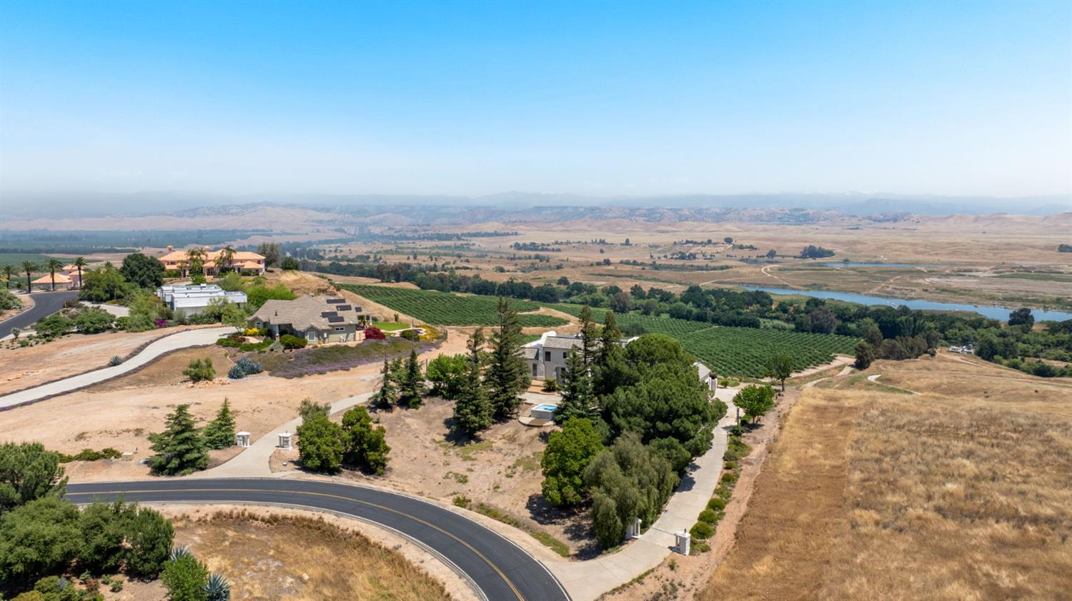 14215 Killarney Dr, Madera, CA 93636