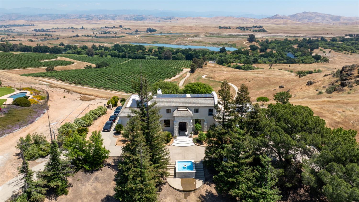 14215 Killarney Dr, Madera, CA 93636