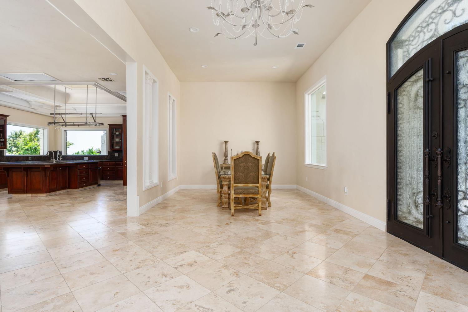 14215 Killarney Dr, Madera, CA 93636