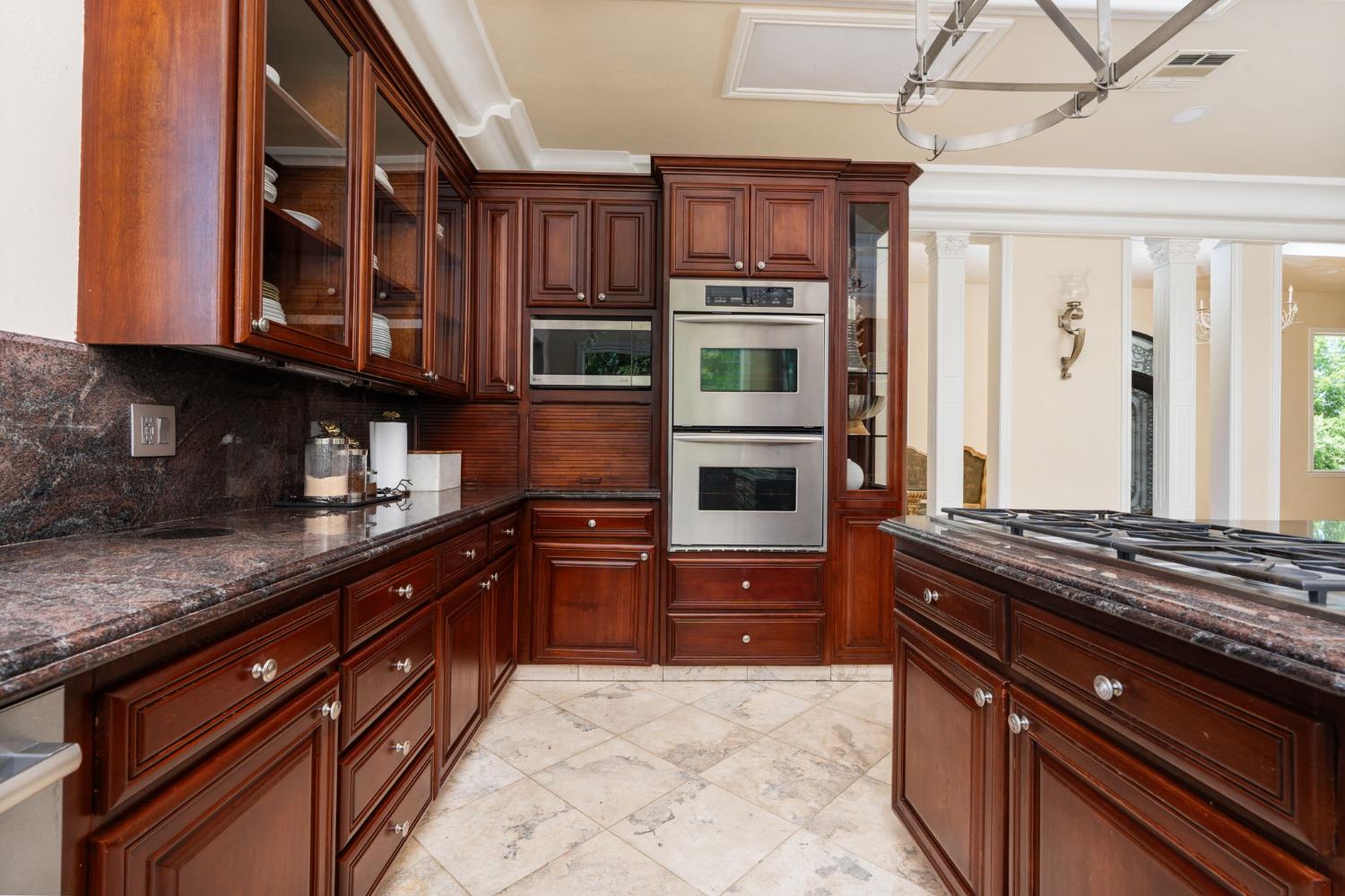 14215 Killarney Dr, Madera, CA 93636