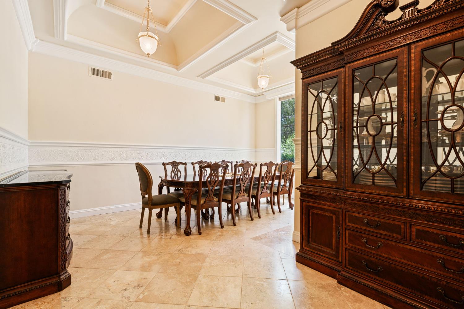 14215 Killarney Dr, Madera, CA 93636