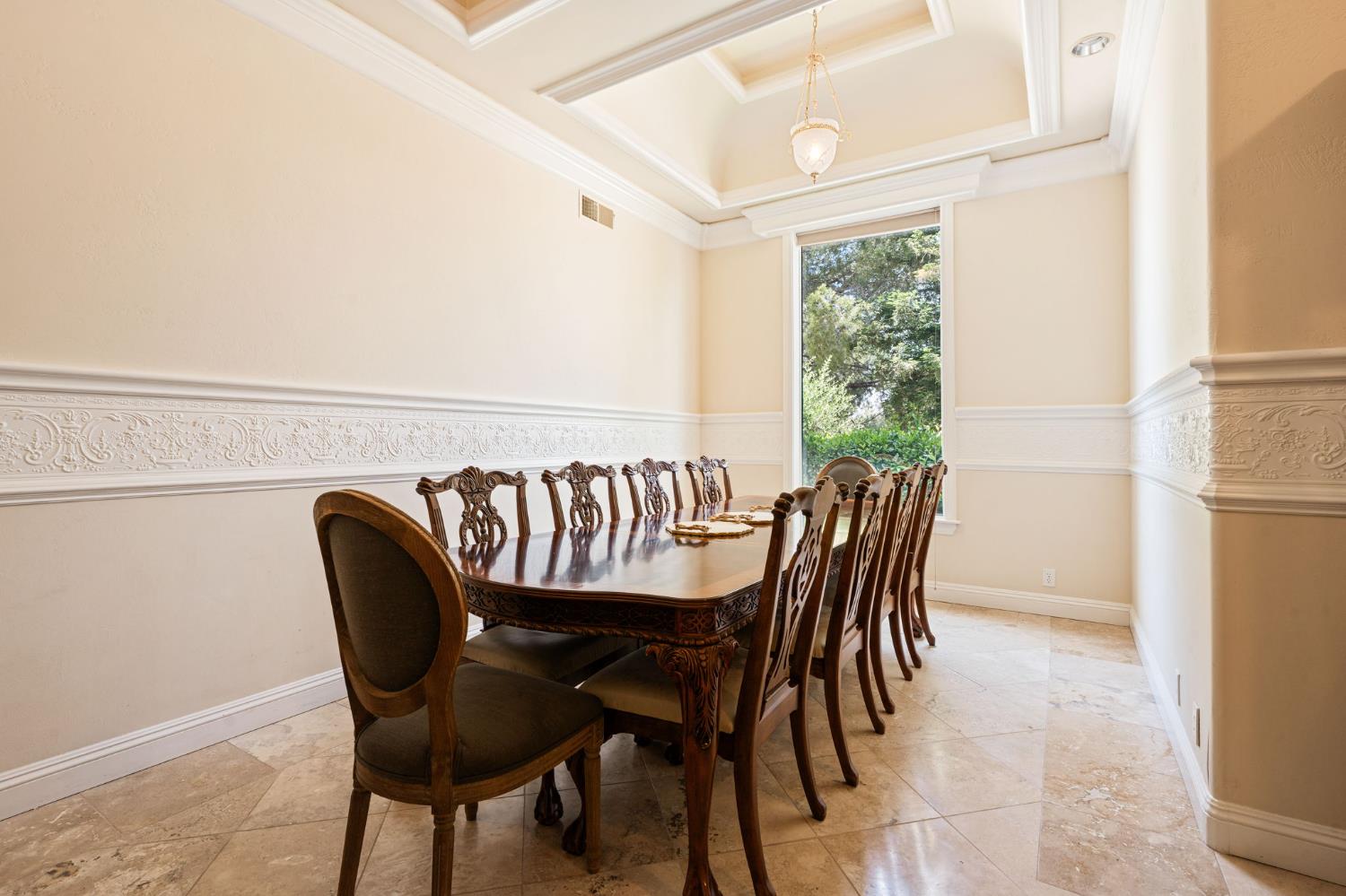 14215 Killarney Dr, Madera, CA 93636