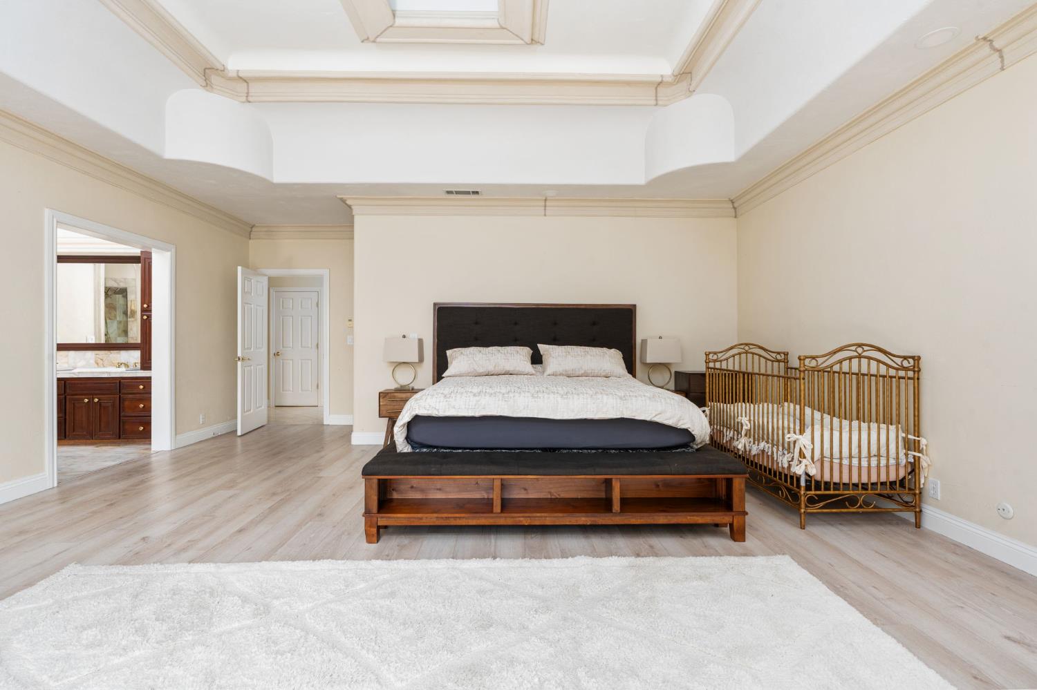 14215 Killarney Dr, Madera, CA 93636