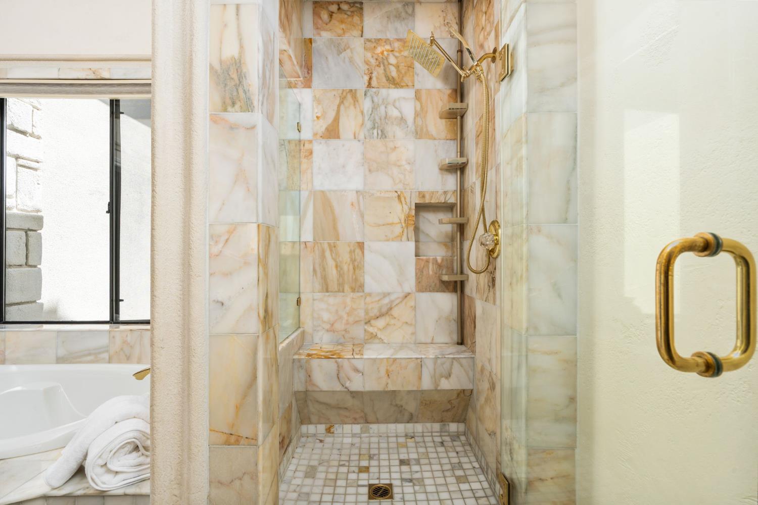 14215 Killarney Dr, Madera, CA 93636