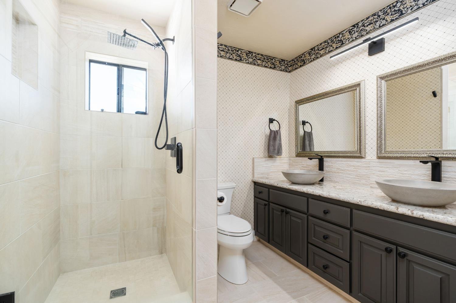 14215 Killarney Dr, Madera, CA 93636