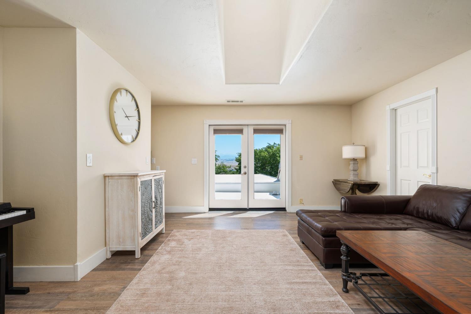 14215 Killarney Dr, Madera, CA 93636