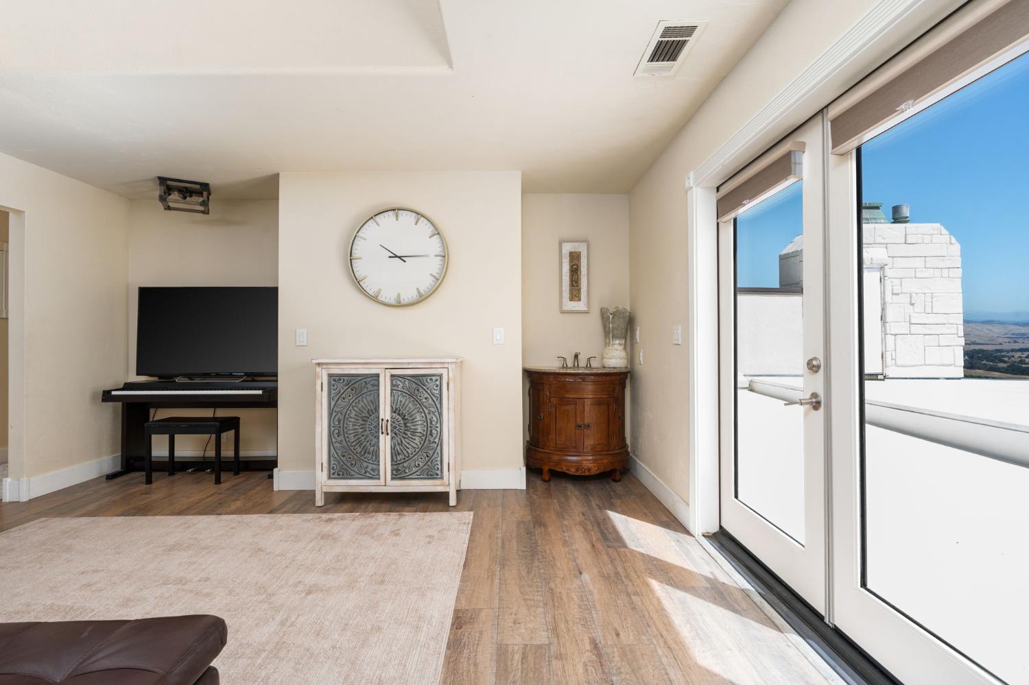 14215 Killarney Dr, Madera, CA 93636