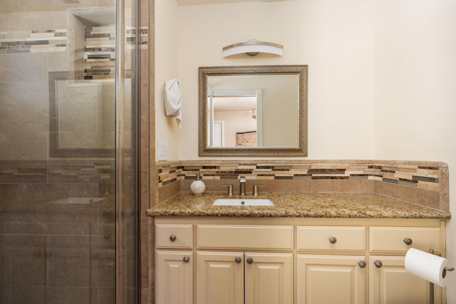 14215 Killarney Dr, Madera, CA 93636