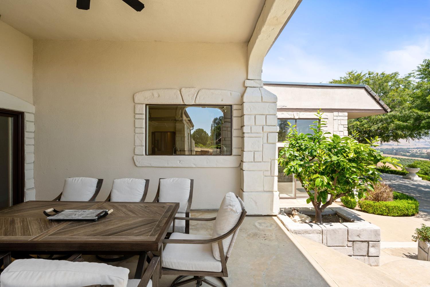 14215 Killarney Dr, Madera, CA 93636