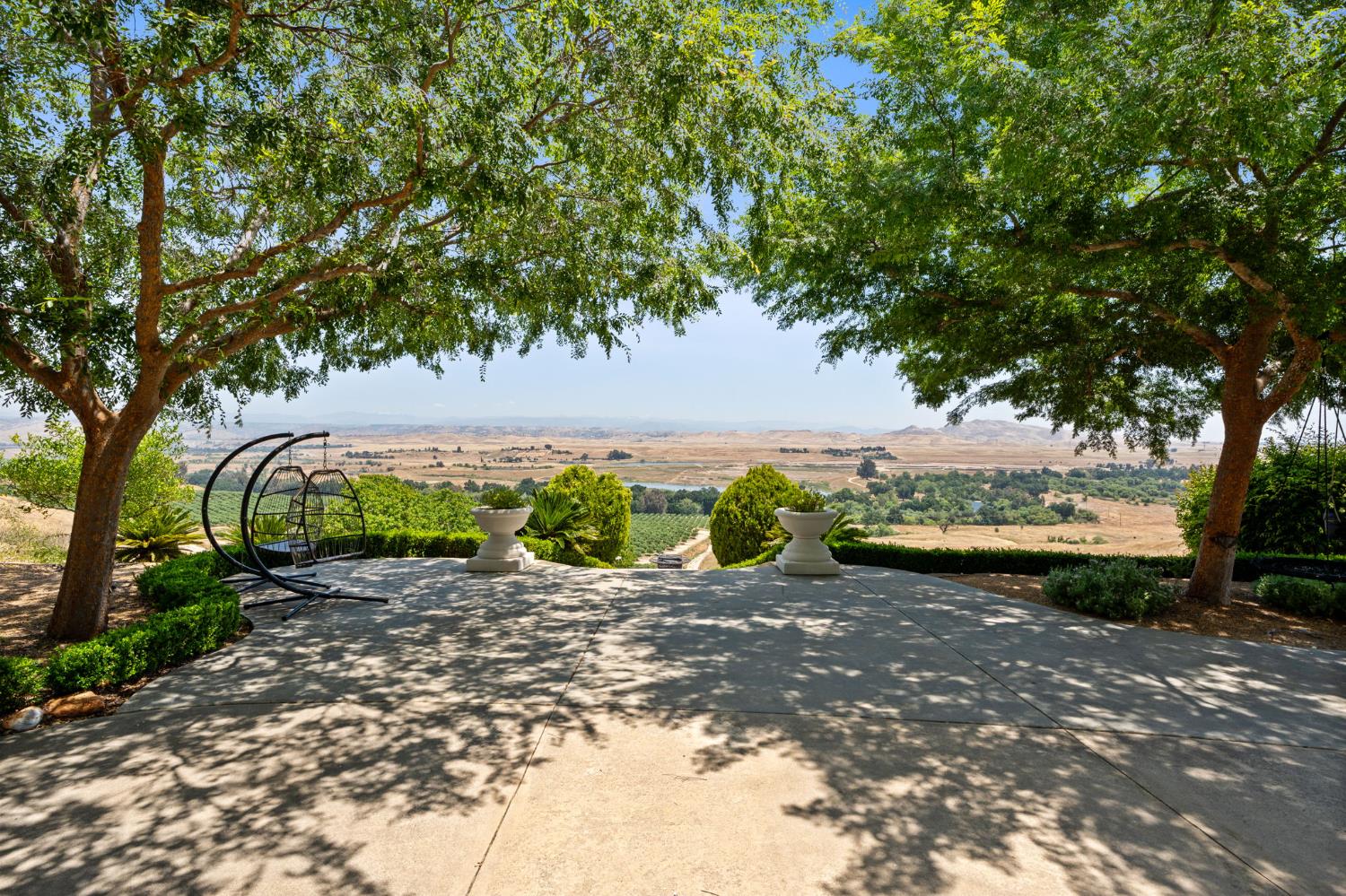 14215 Killarney Dr, Madera, CA 93636