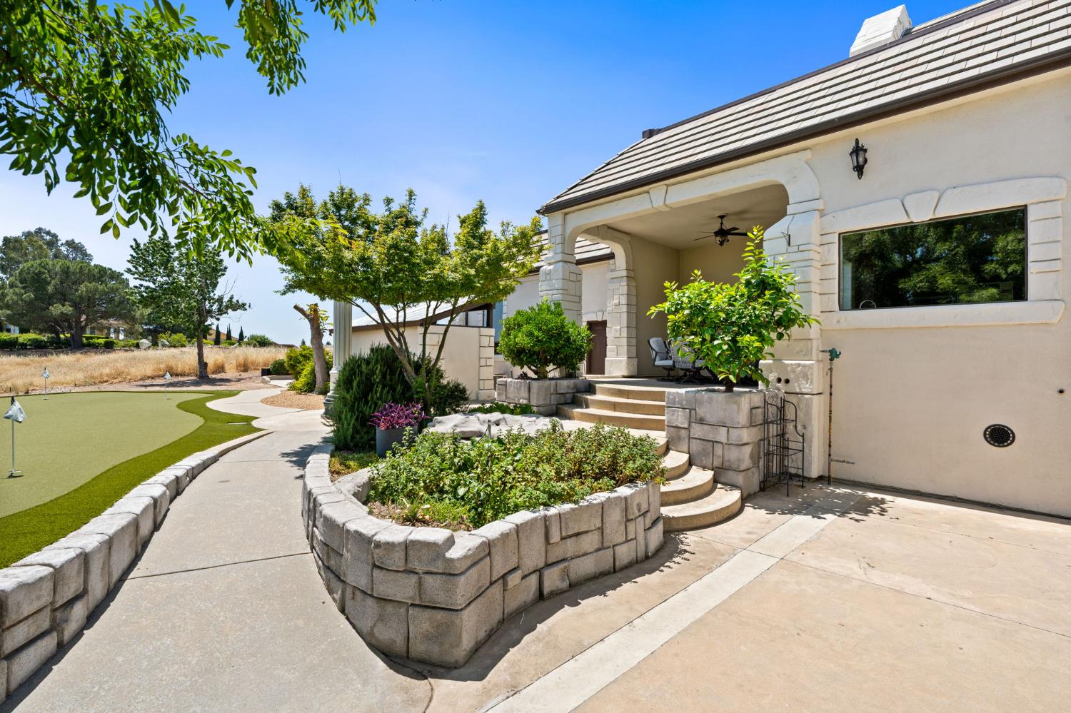 14215 Killarney Dr, Madera, CA 93636