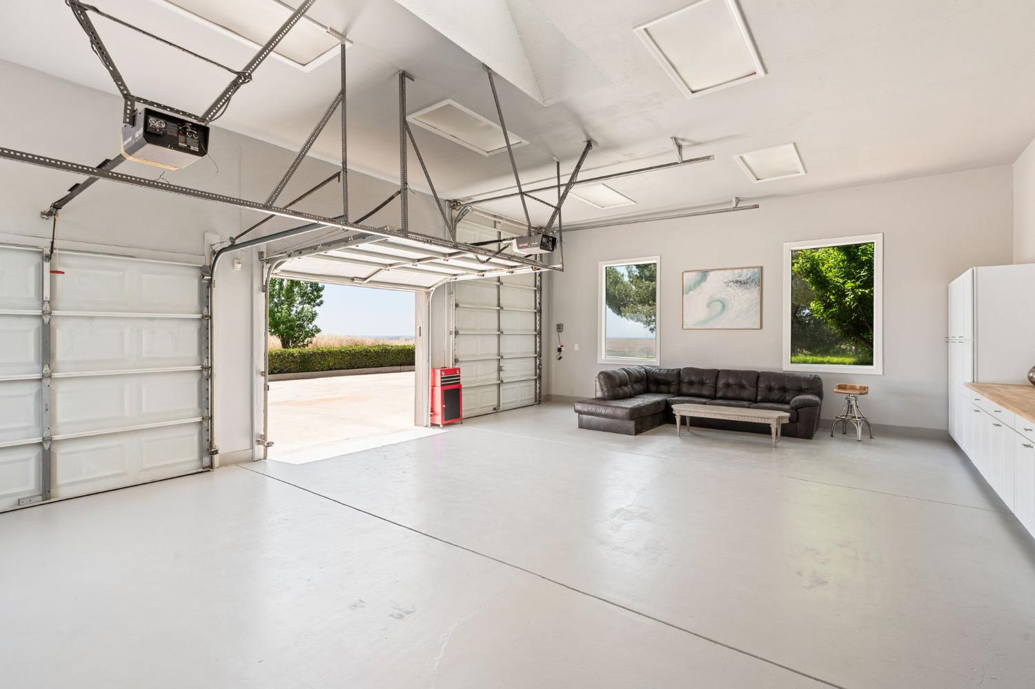 14215 Killarney Dr, Madera, CA 93636