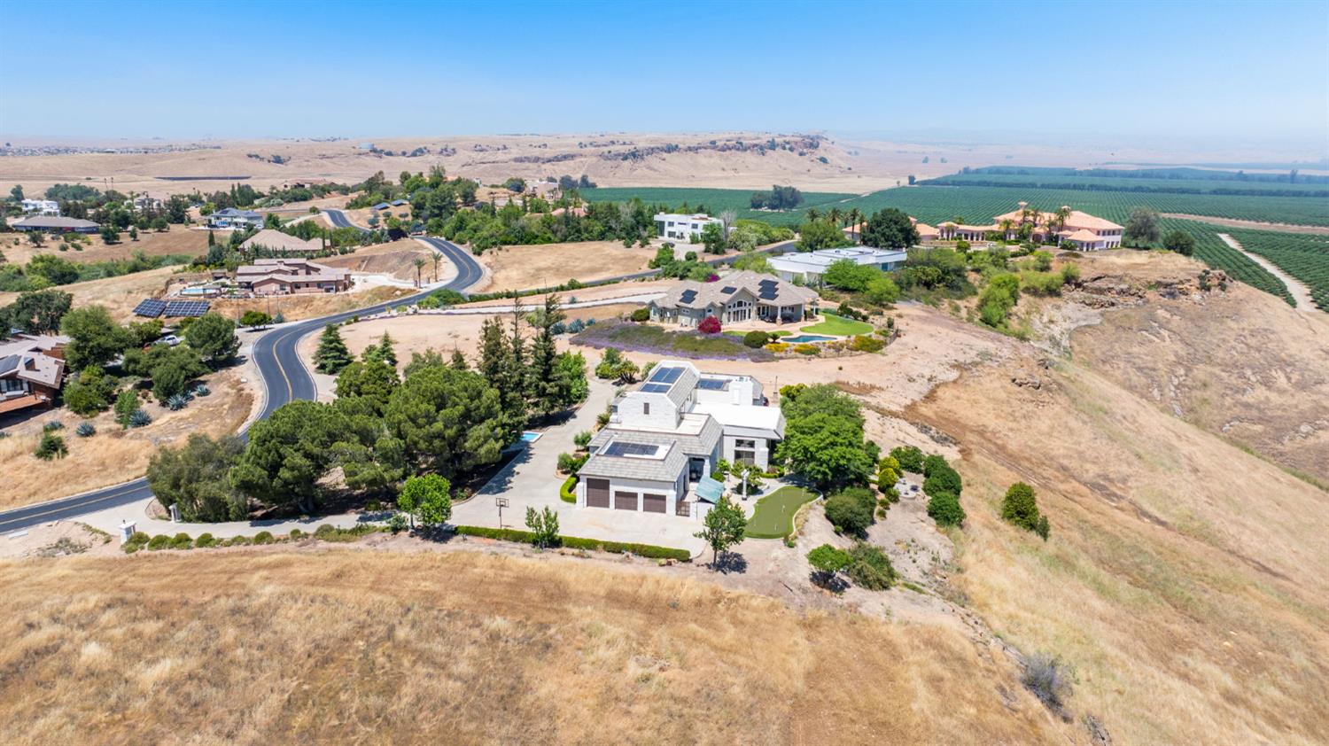 14215 Killarney Dr, Madera, CA 93636