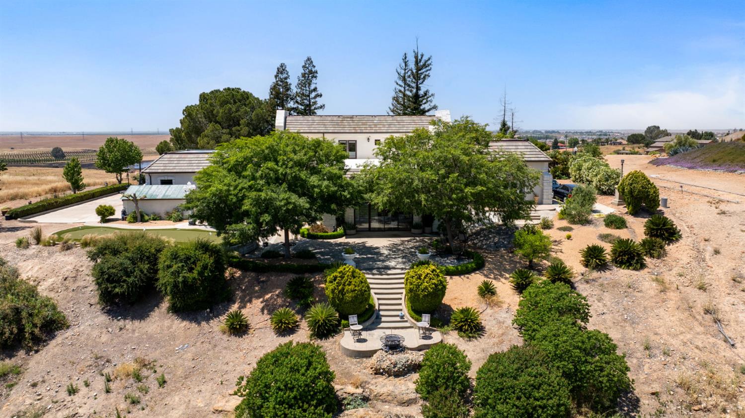 14215 Killarney Dr, Madera, CA 93636