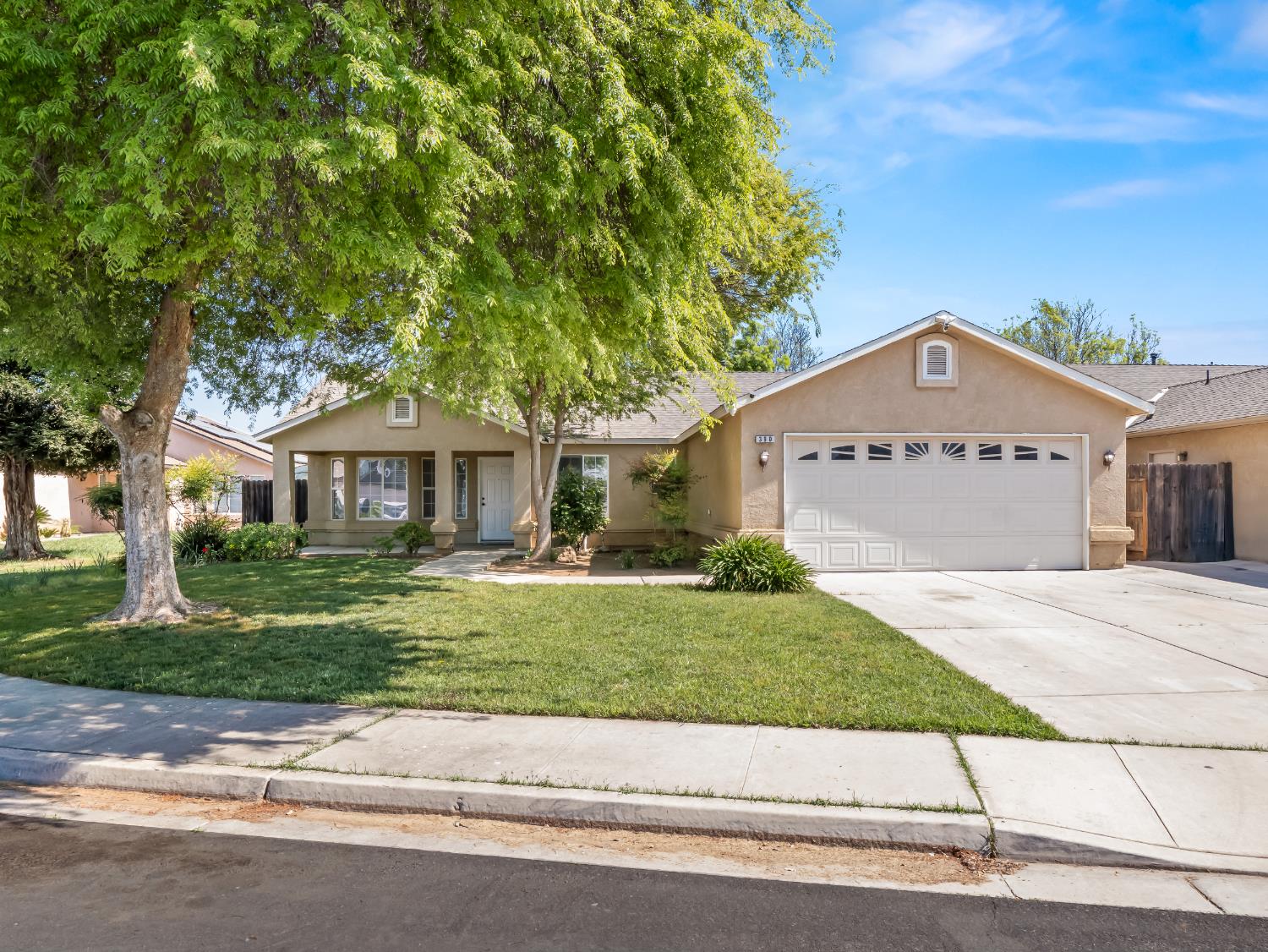 390 Tucker Ave, Sanger, CA 93657