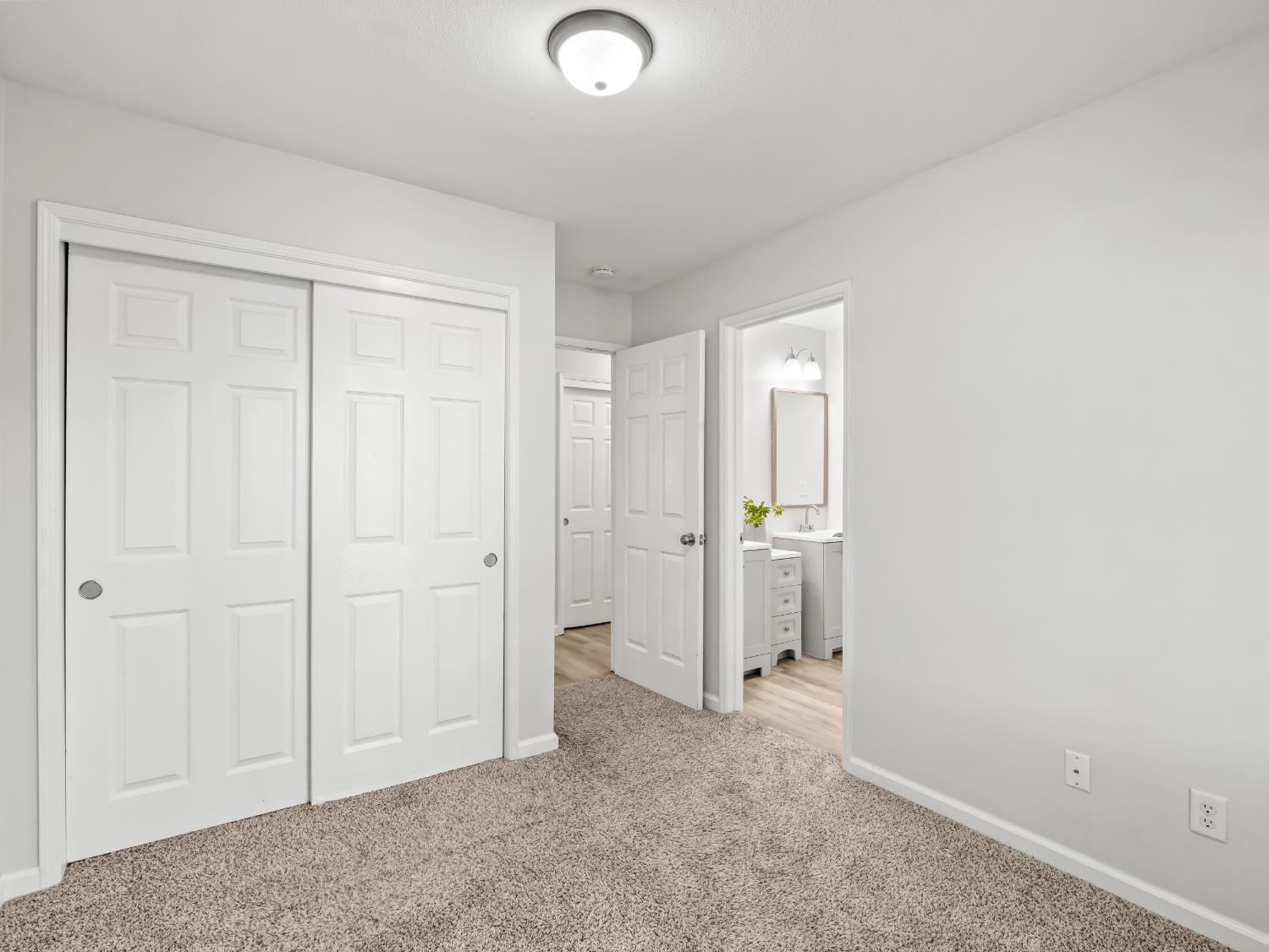 390 Tucker Ave, Sanger, CA 93657