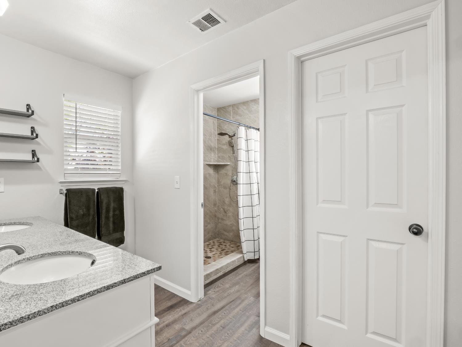 390 Tucker Ave, Sanger, CA 93657