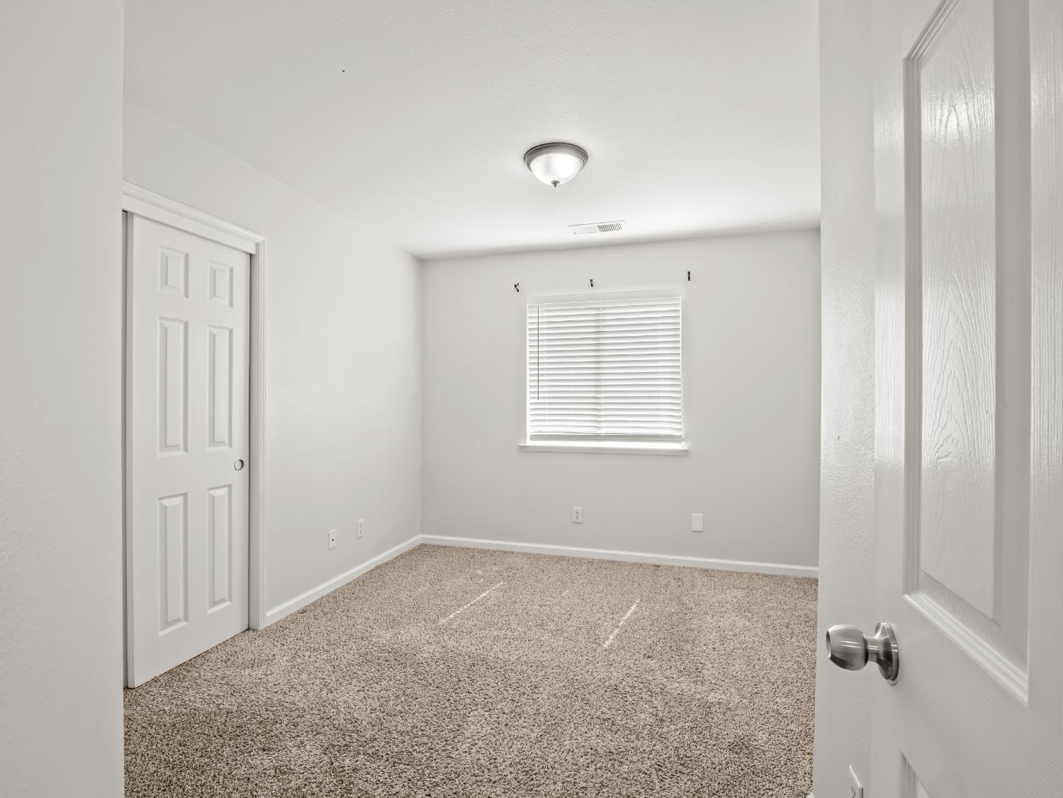 390 Tucker Ave, Sanger, CA 93657