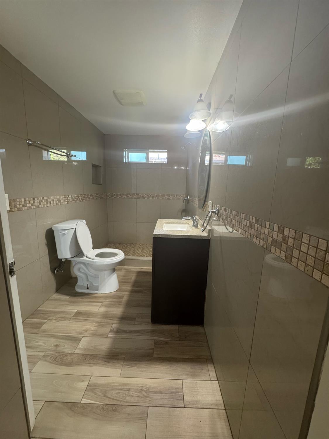 623 S Whitney Ave, Fresno, CA 93702