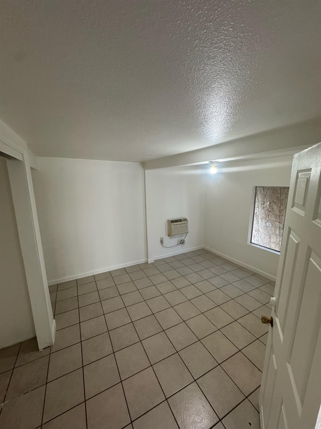 623 S Whitney Ave, Fresno, CA 93702