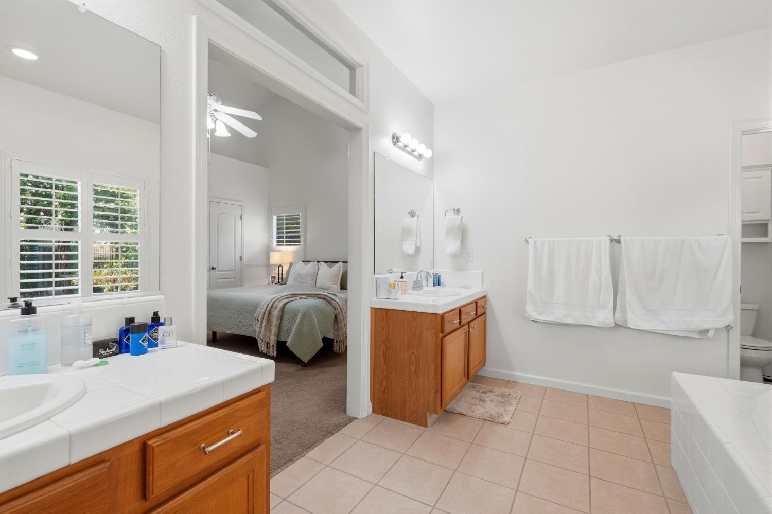 1005 Jubilee Ct, Lemoore, CA 93245