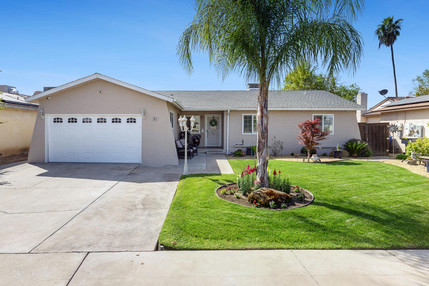 30 W Swift Ave, Clovis, CA 93612
