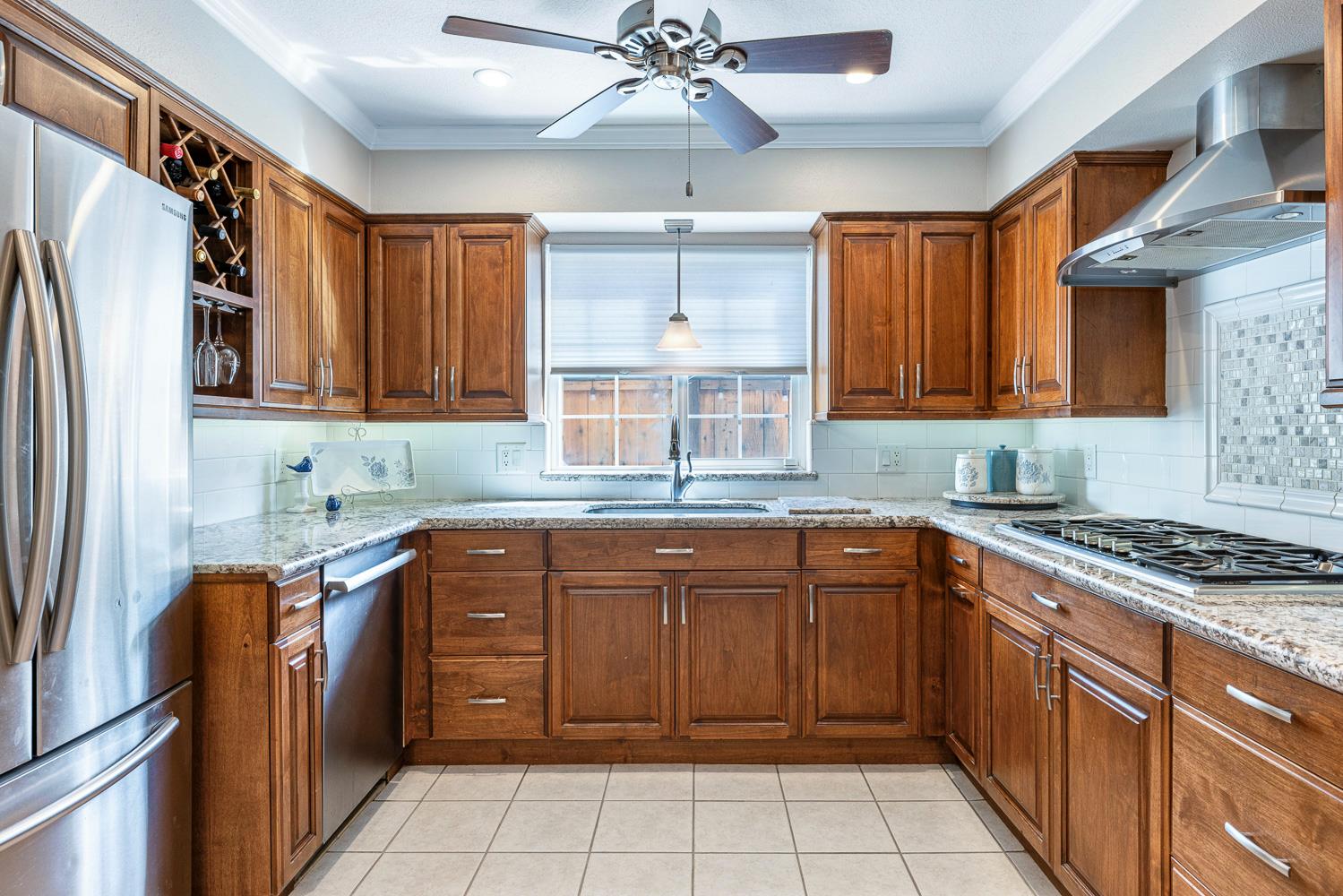 30 W Swift Ave, Clovis, CA 93612