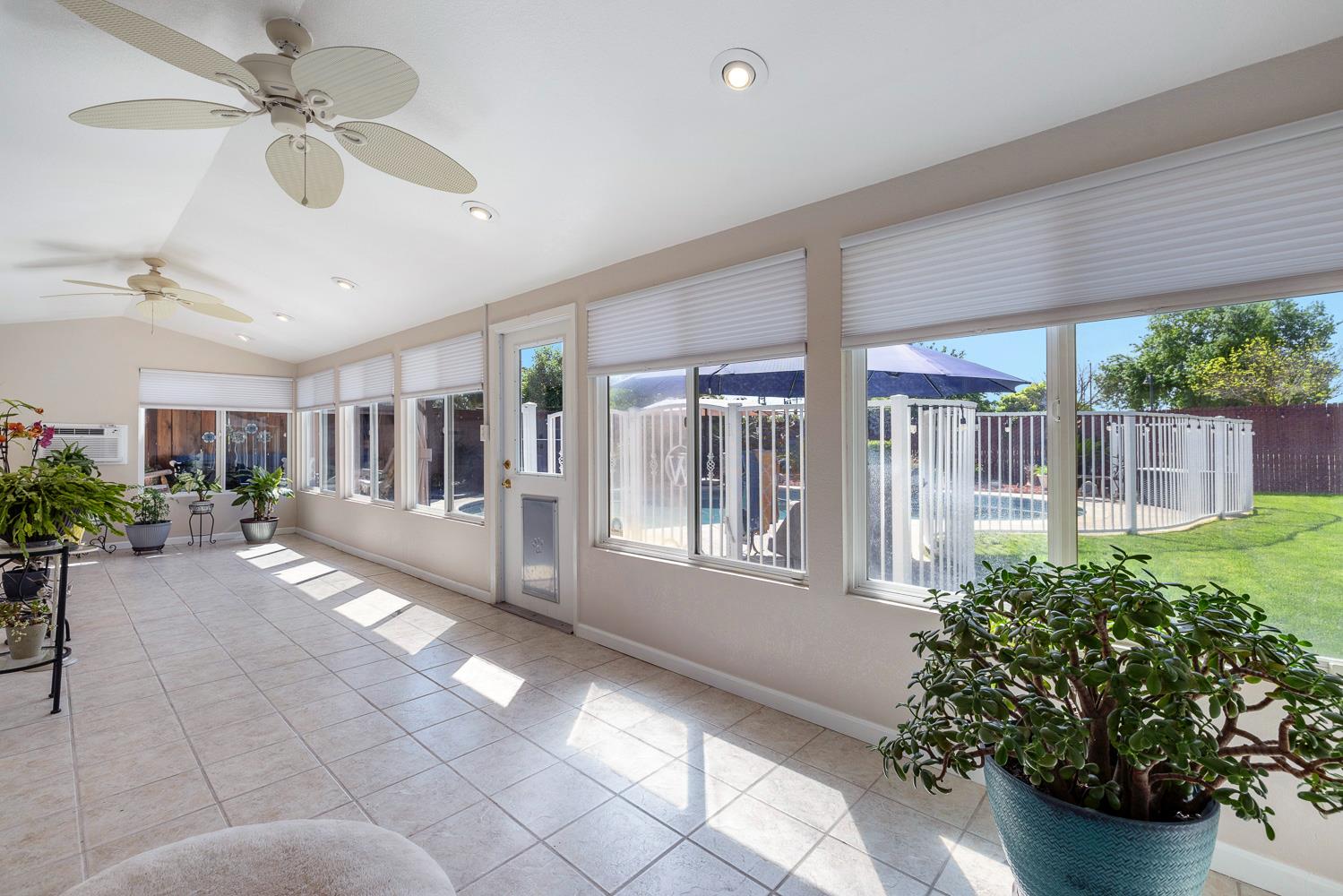 30 W Swift Ave, Clovis, CA 93612