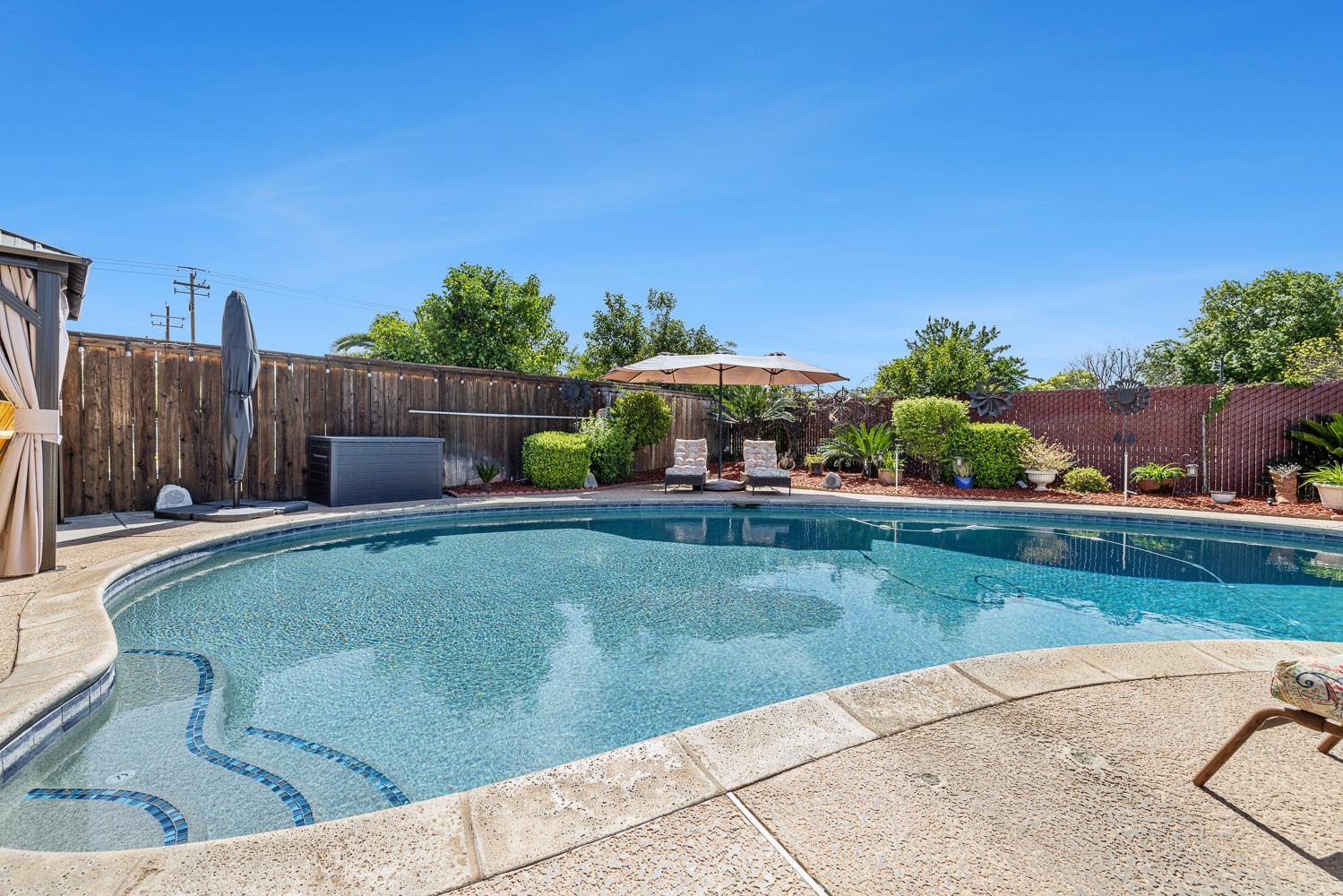 30 W Swift Ave, Clovis, CA 93612