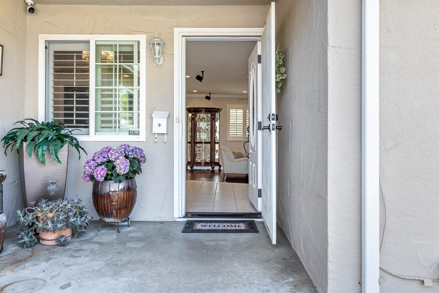 30 W Swift Ave, Clovis, CA 93612