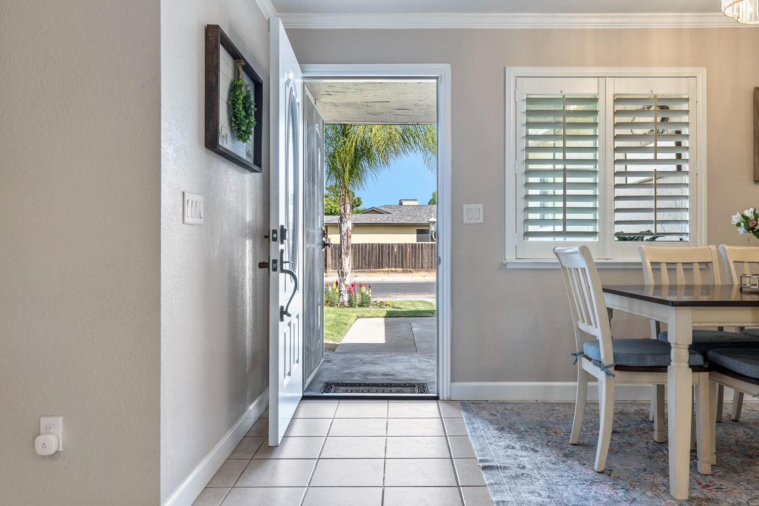 30 W Swift Ave, Clovis, CA 93612