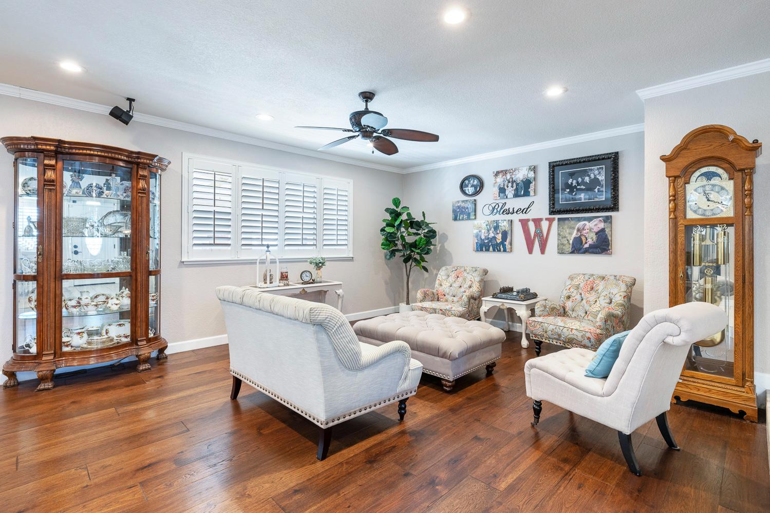 30 W Swift Ave, Clovis, CA 93612