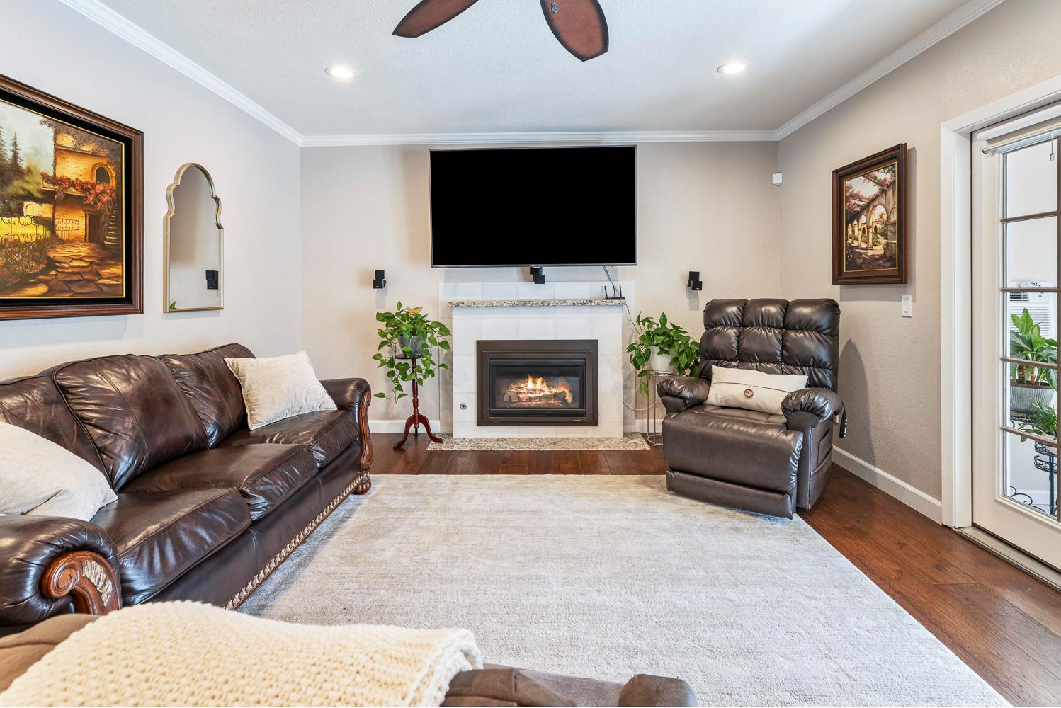 30 W Swift Ave, Clovis, CA 93612