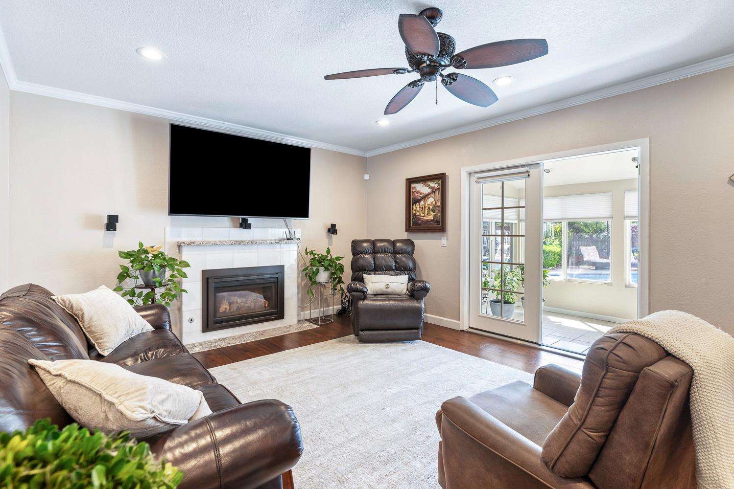 30 W Swift Ave, Clovis, CA 93612