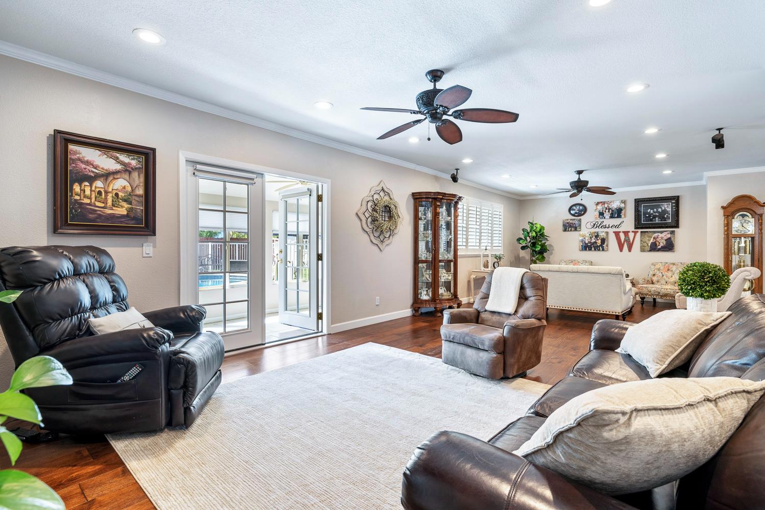 30 W Swift Ave, Clovis, CA 93612