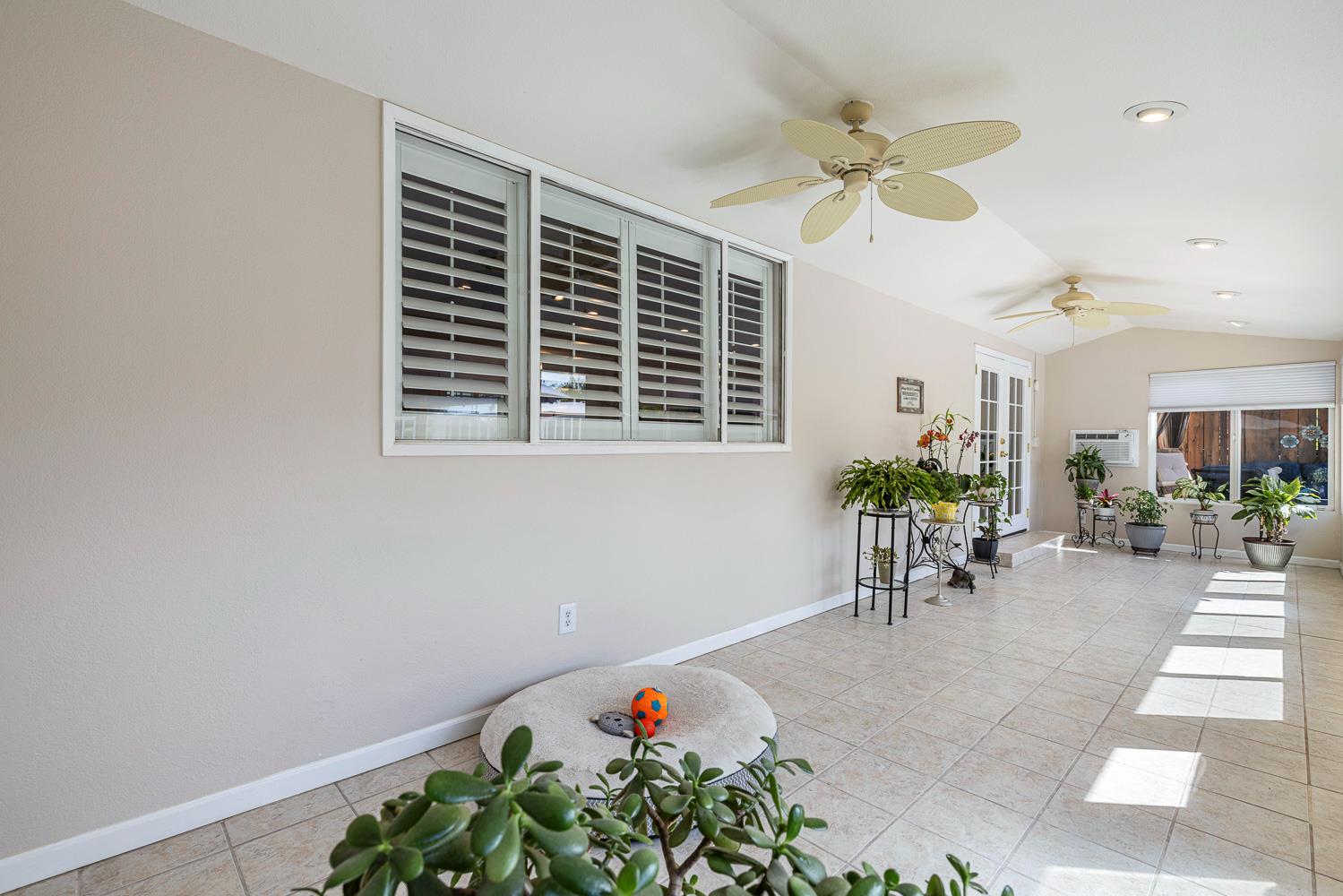 30 W Swift Ave, Clovis, CA 93612