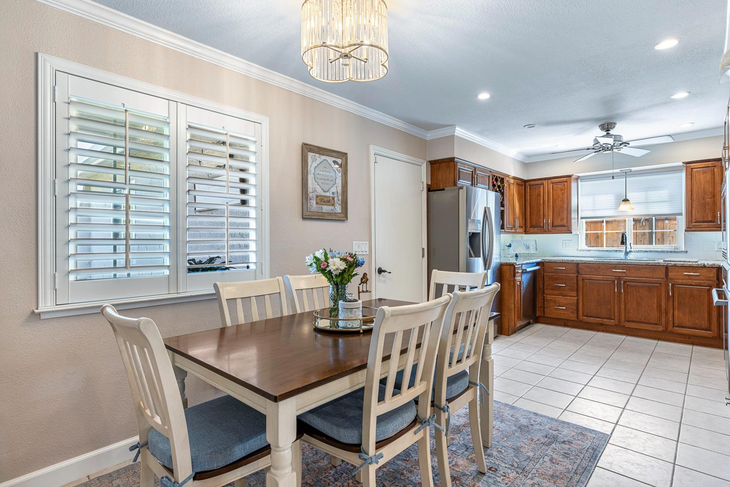 30 W Swift Ave, Clovis, CA 93612