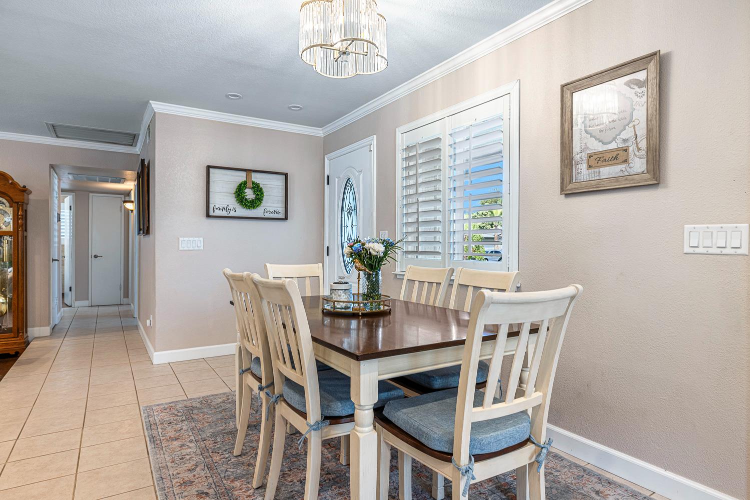 30 W Swift Ave, Clovis, CA 93612