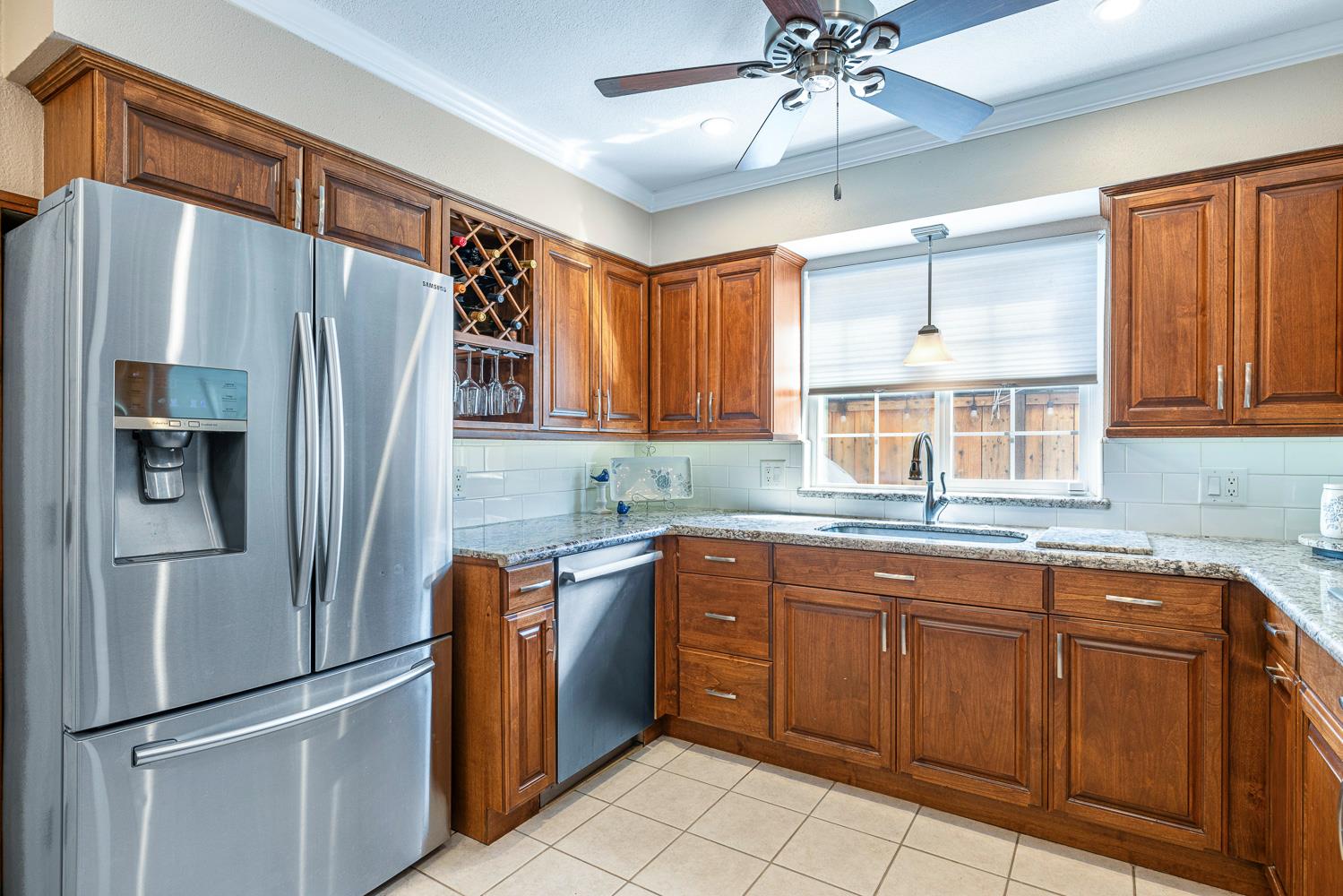 30 W Swift Ave, Clovis, CA 93612