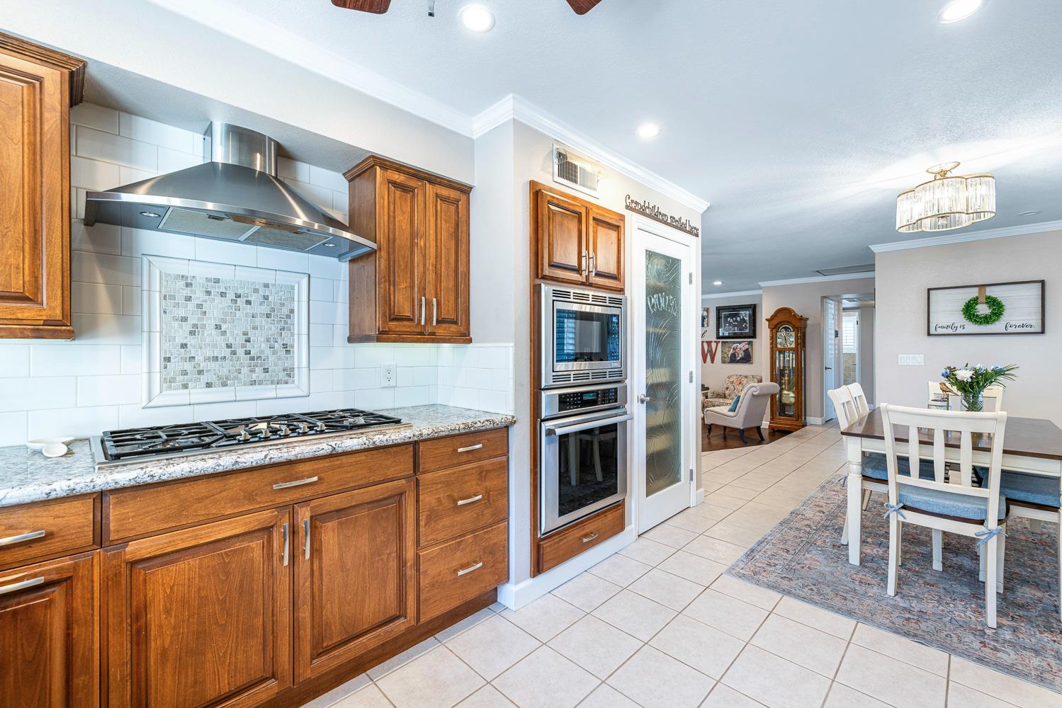 30 W Swift Ave, Clovis, CA 93612