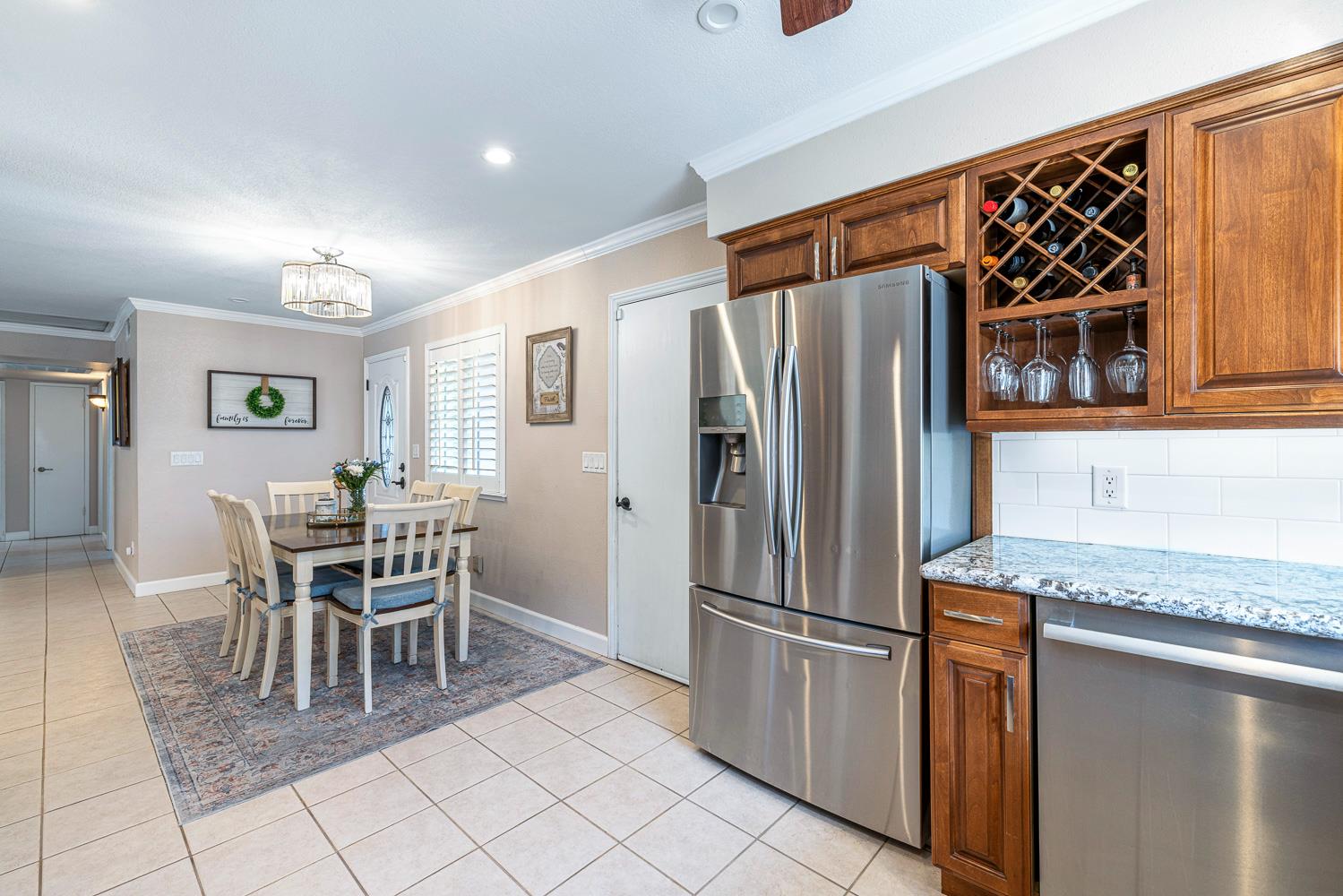 30 W Swift Ave, Clovis, CA 93612