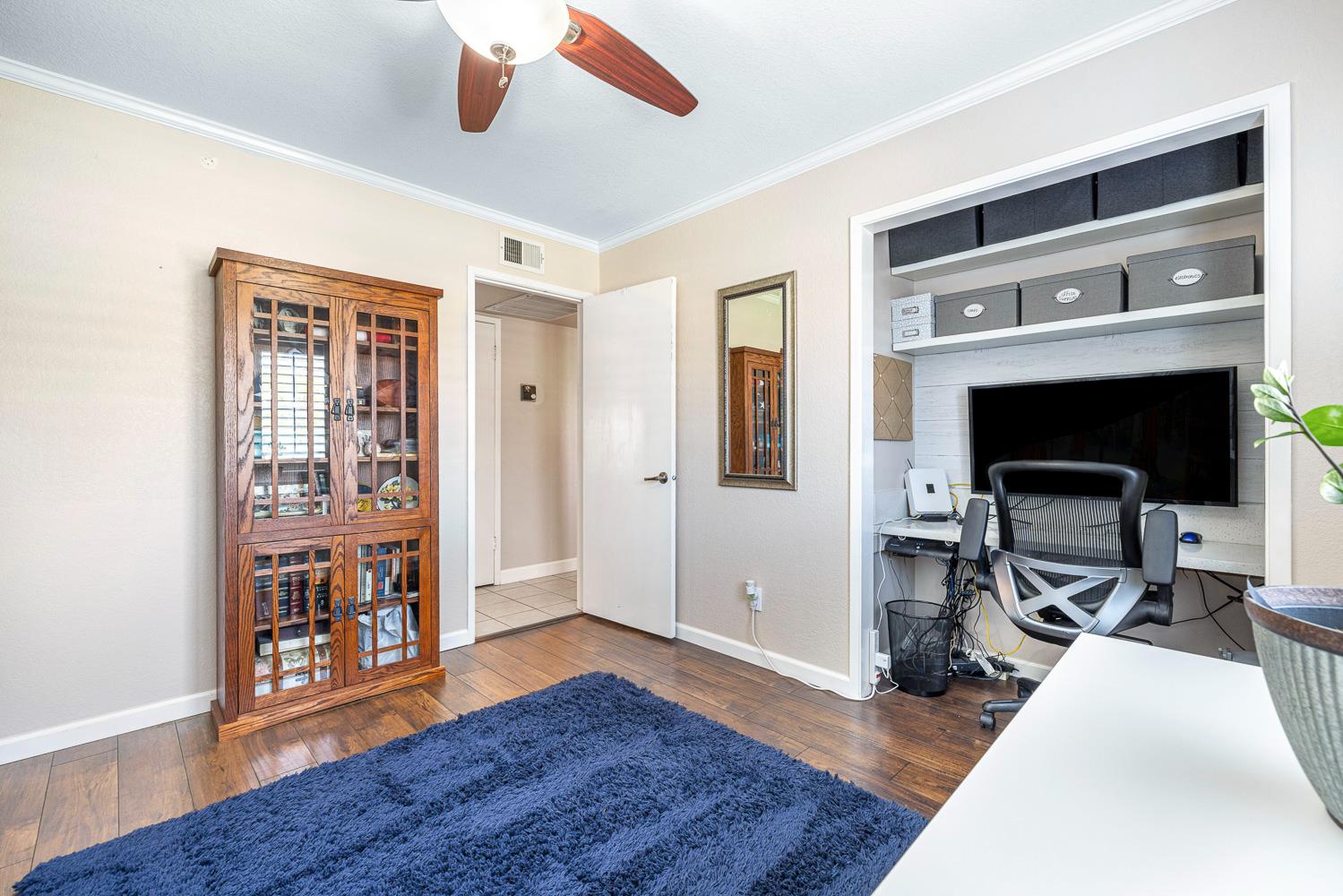 30 W Swift Ave, Clovis, CA 93612