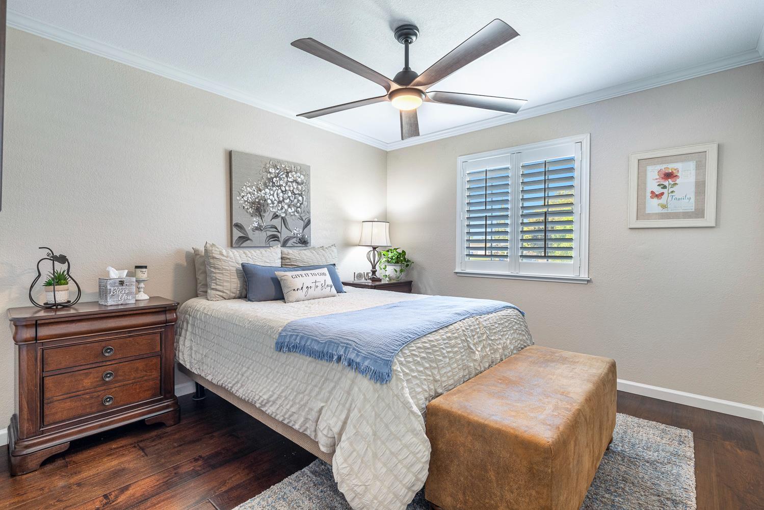 30 W Swift Ave, Clovis, CA 93612